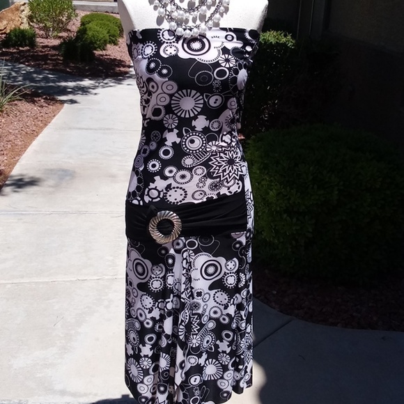 no brand Dresses & Skirts - Strapless beautiful summer dress